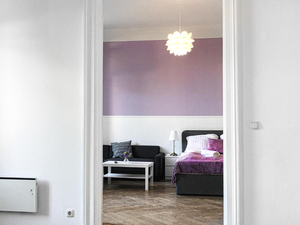 Commodious 2br Apt. Near Akh-perfect For Groups Apartment Vienna