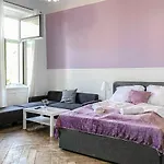 Amazing 2Br Apt, Near Akh-Perfect For Groups